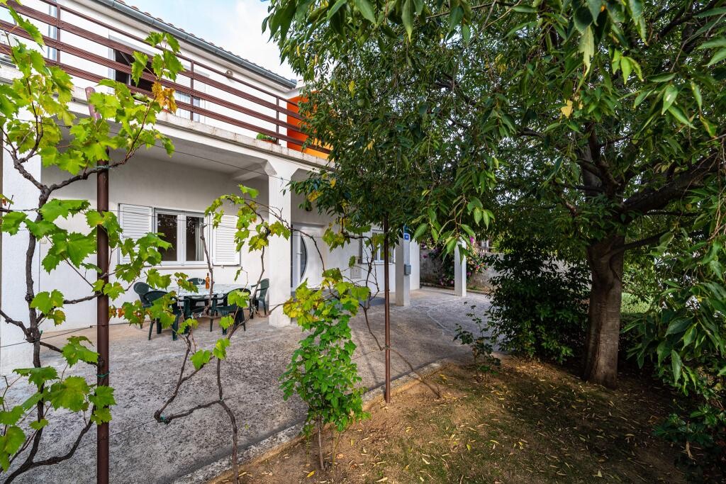Image 3813672 - 3