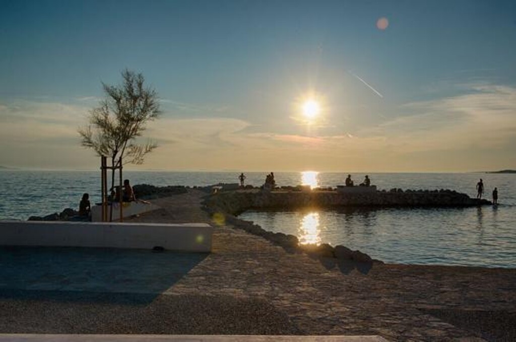 Image 3811594 - 9