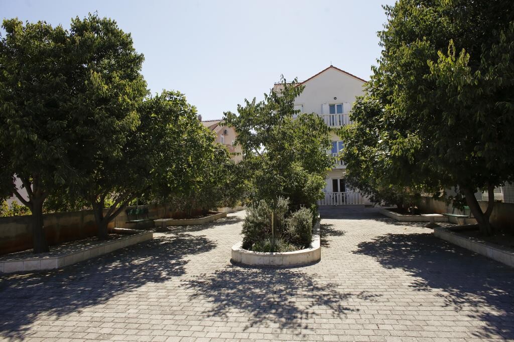 Image 3813908 - 7