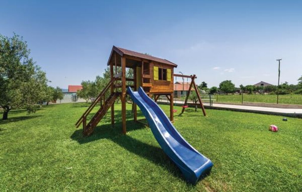 Image 3812527 - 6