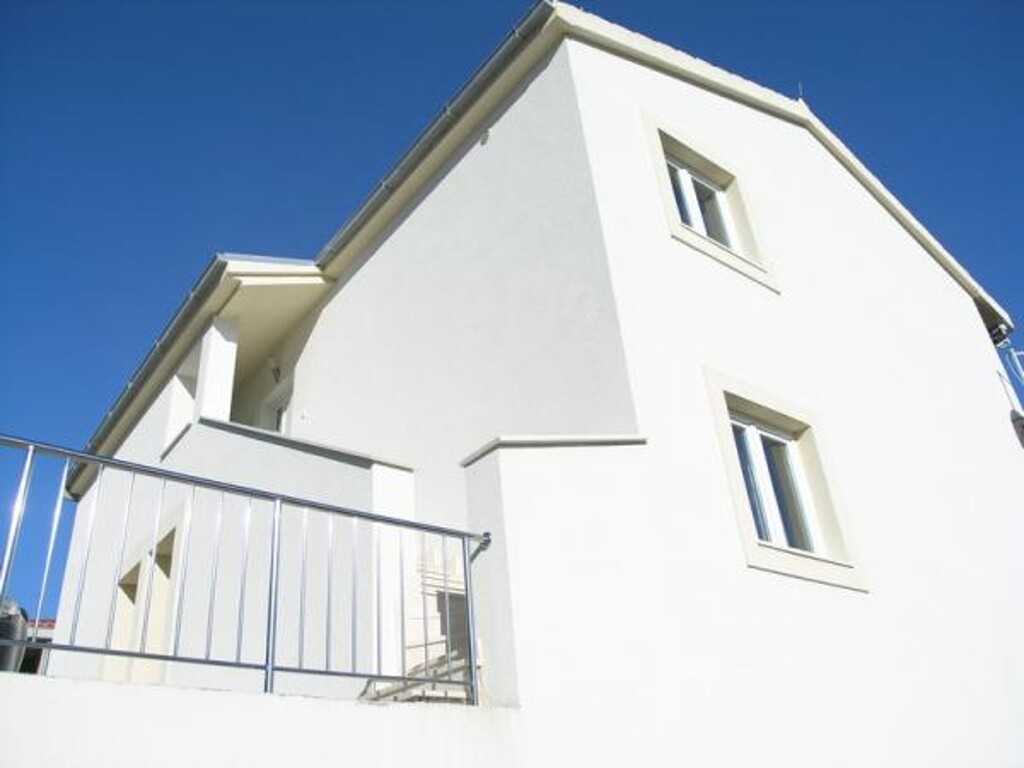 Image 3810725 - 4