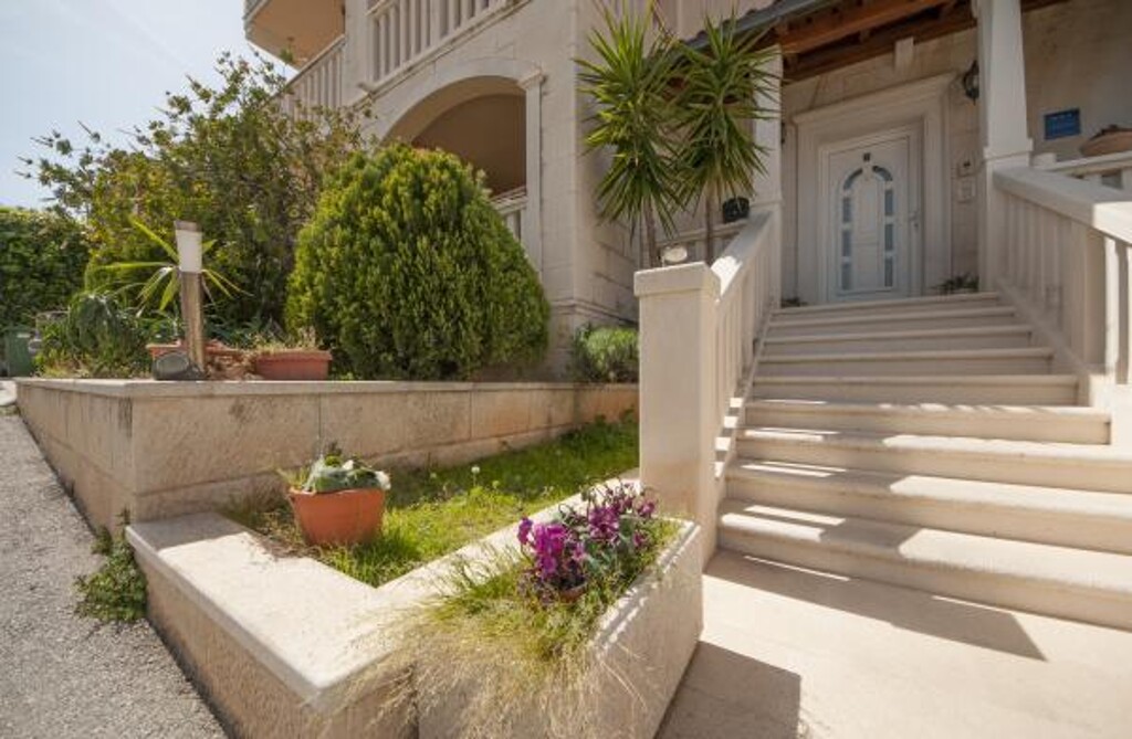 Image 3811209 - 4