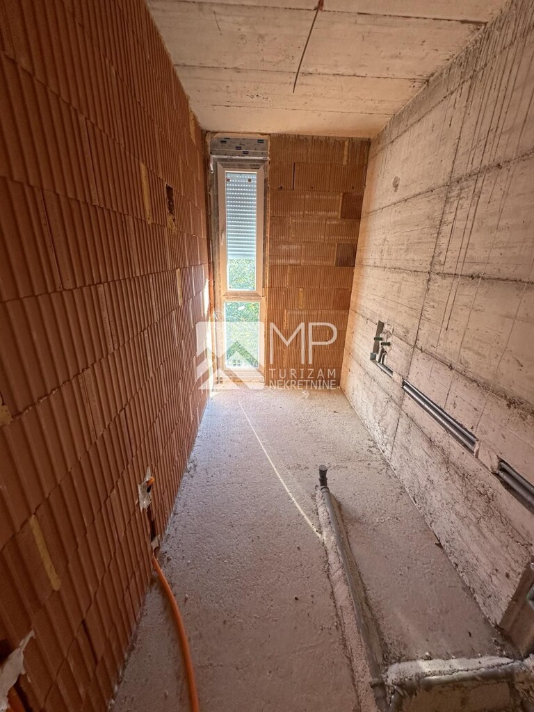 Image 6185944 - 8