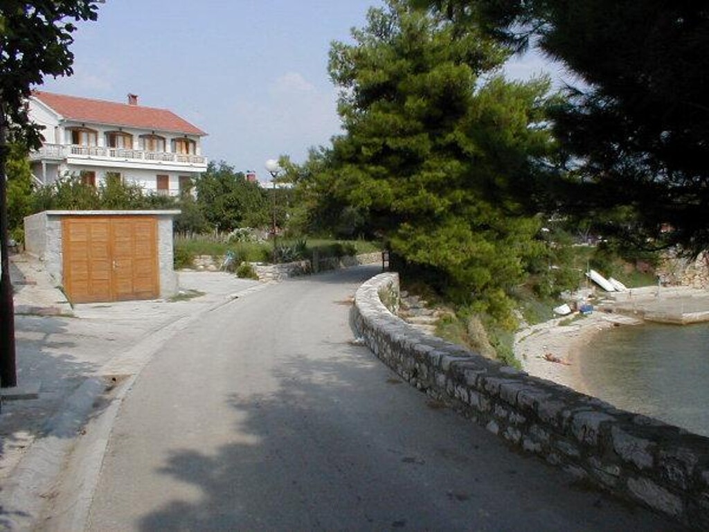 Image 3812228 - 1