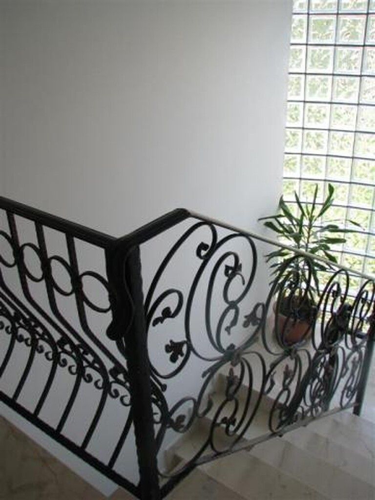 Image 3838500 - 4