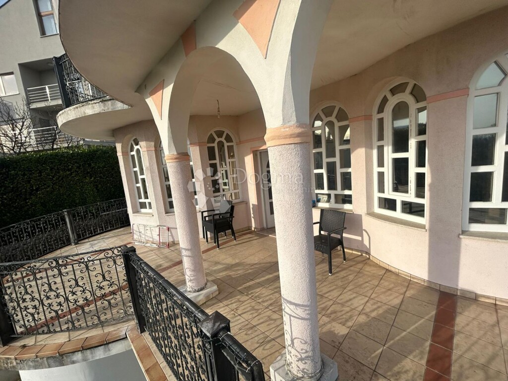 Image 10