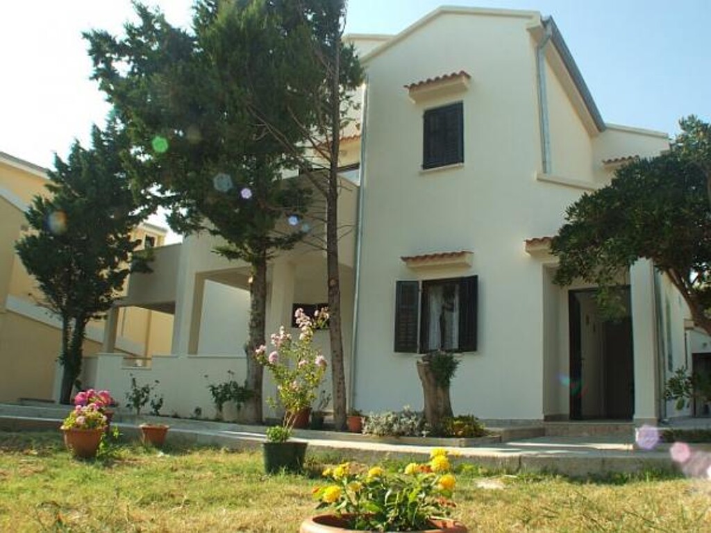 Image 3838654 - 4