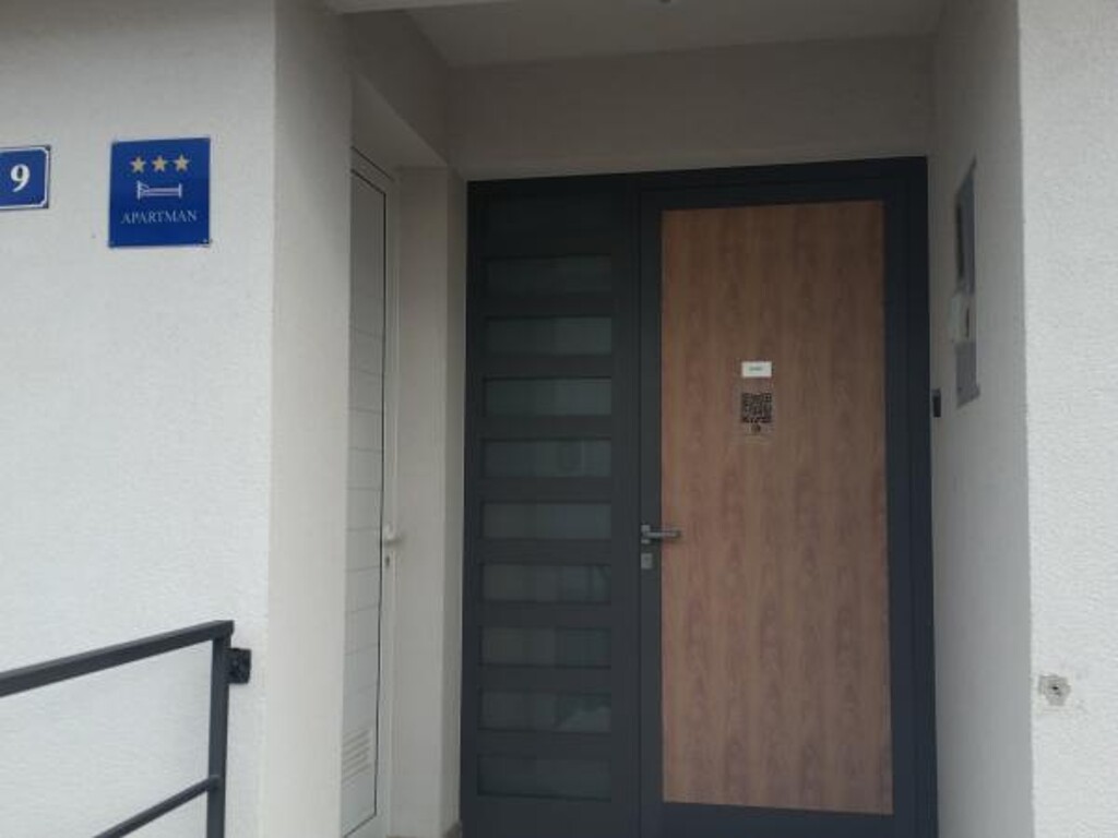 Image 3812737 - 6