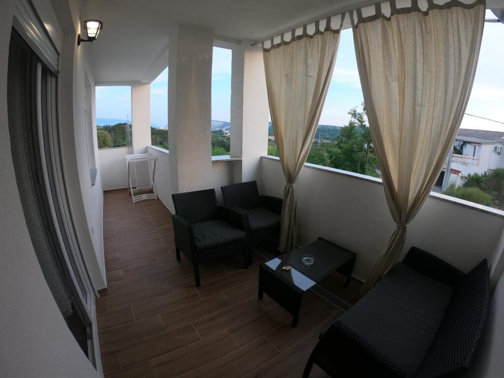 Image 4404932 - 5