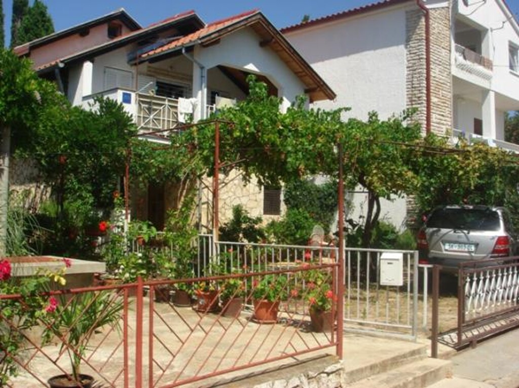 Image 3814821 - 1