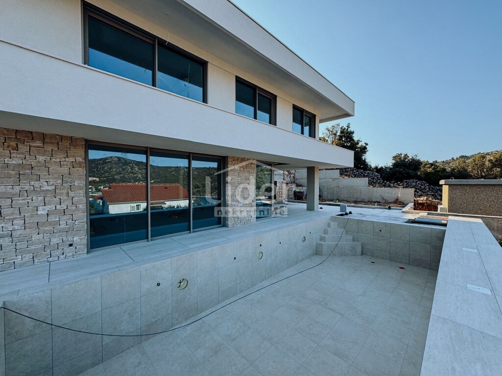 Image 12
