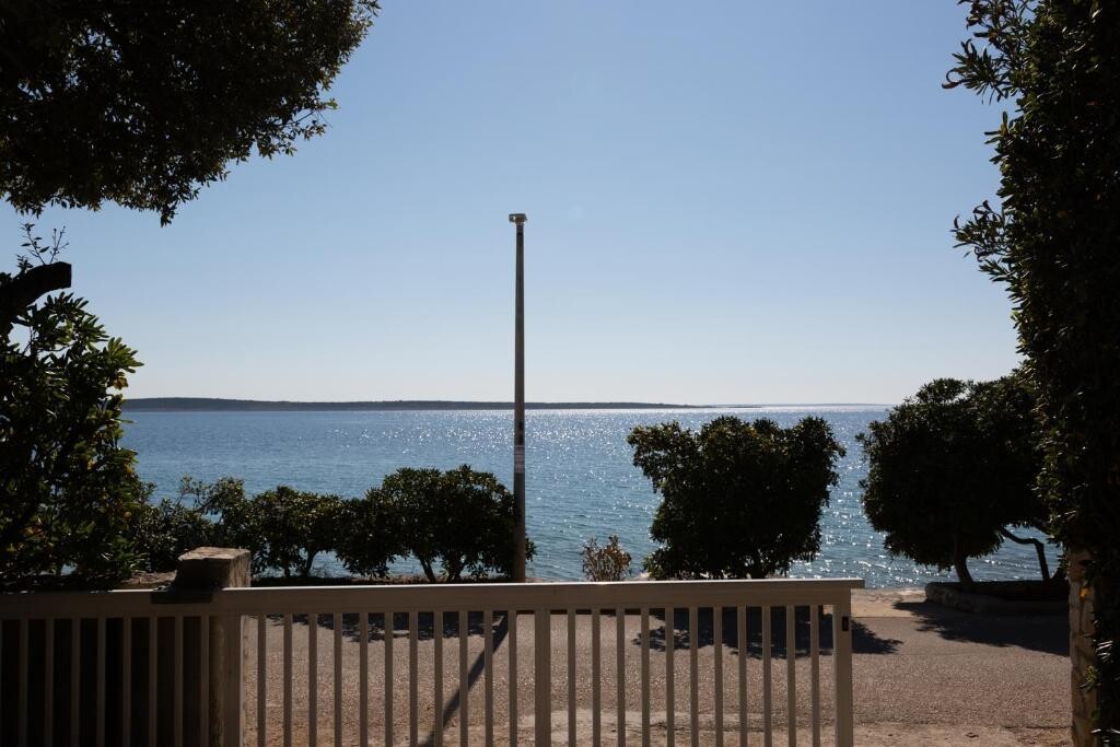 Image 10