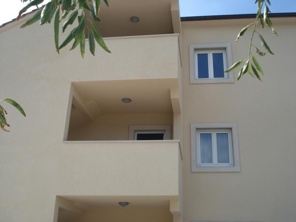 Image 3810715 - 6