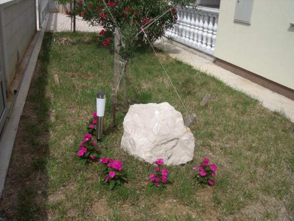 Image 3812176 - 9