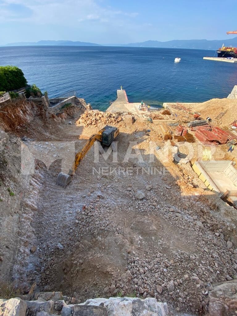 Image 12