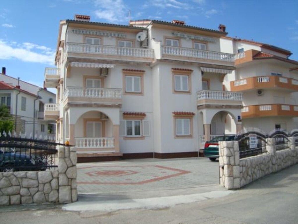 Image 3838690 - 5