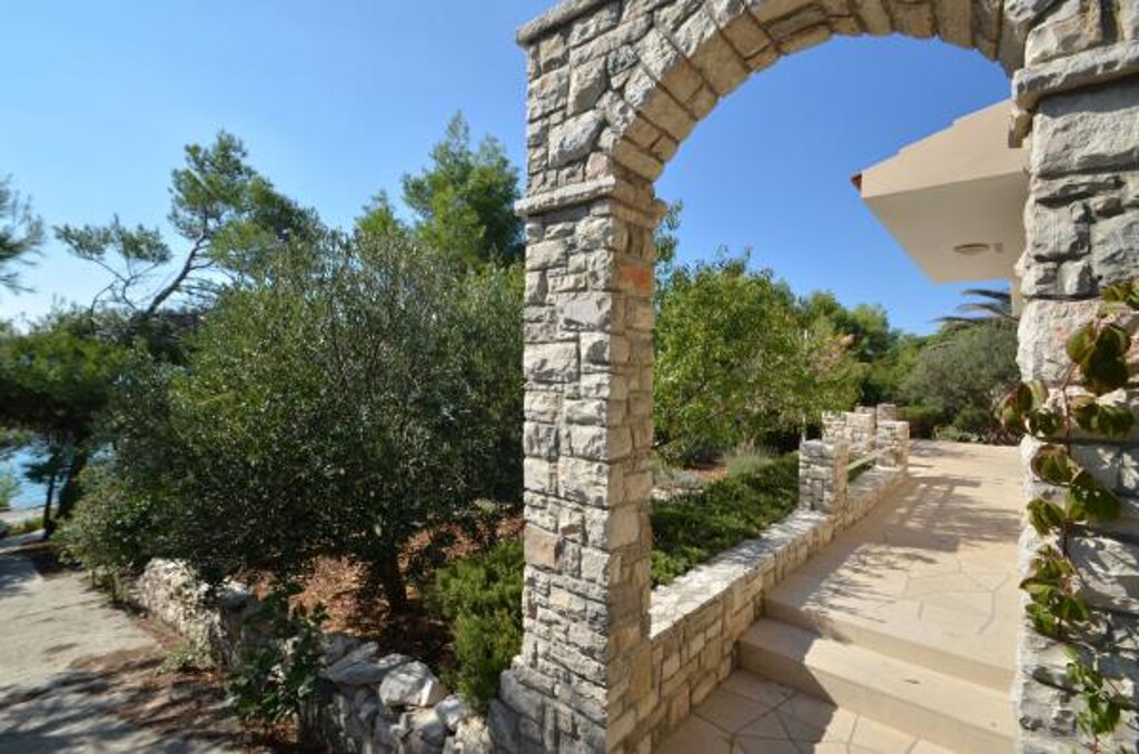 Image 3838950 - 8