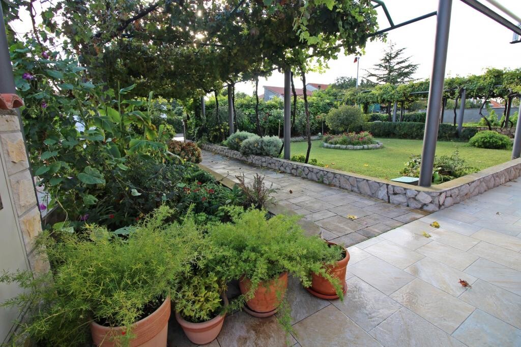 Image 3812806 - 5