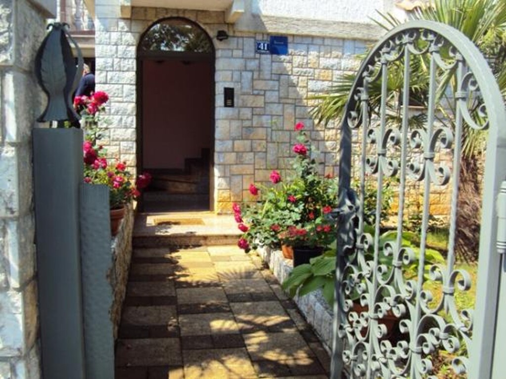 Image 3838756 - 6