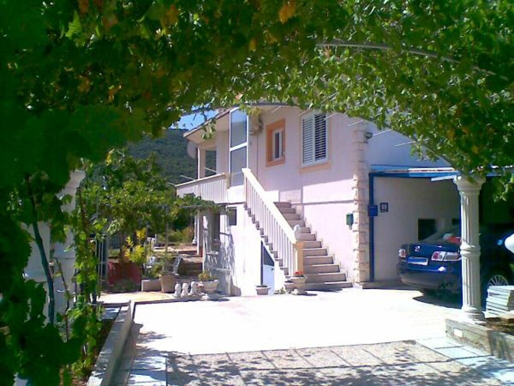 Image 3813823 - 1