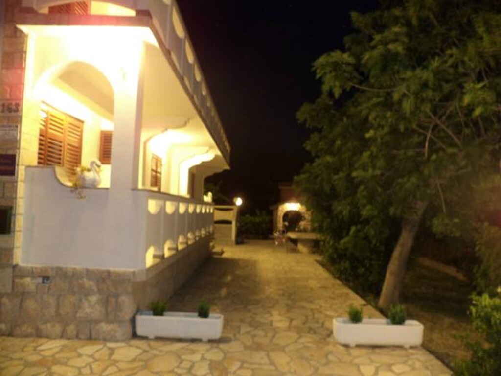 Image 3811012 - 14