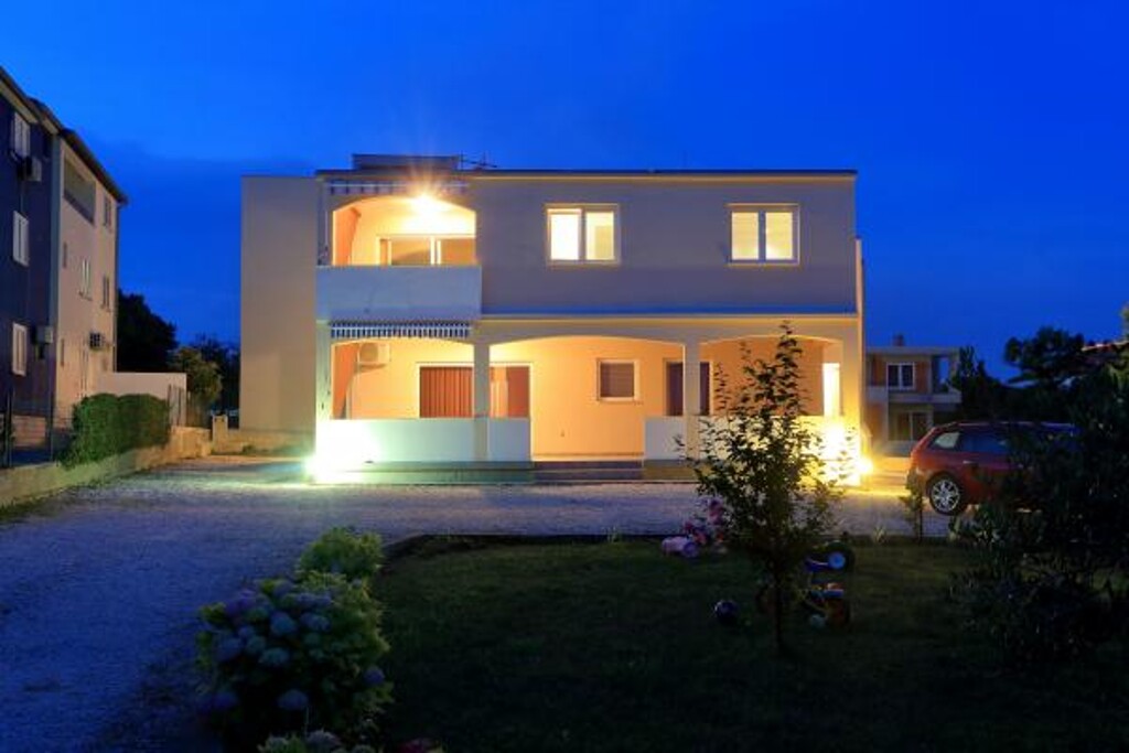 Image 3838998 - 1