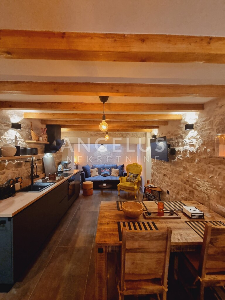 Image 6208684 - 10
