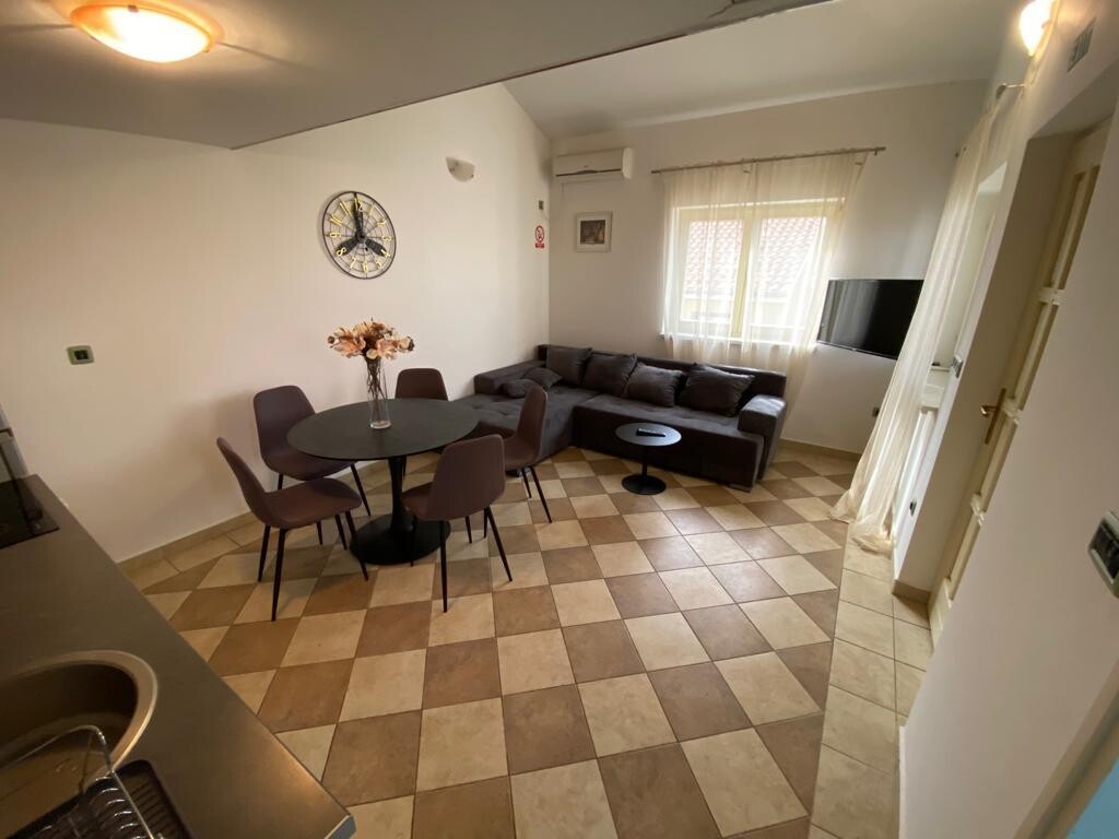 Image 3831975 - 6