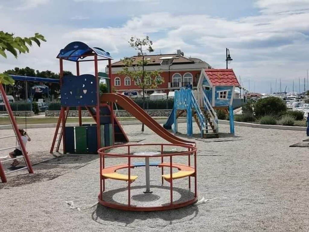 Image 3812411 - 23