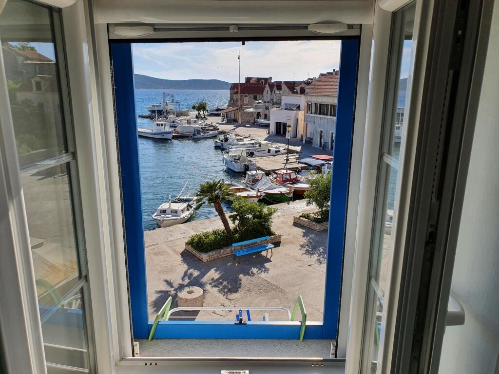 Image 10
