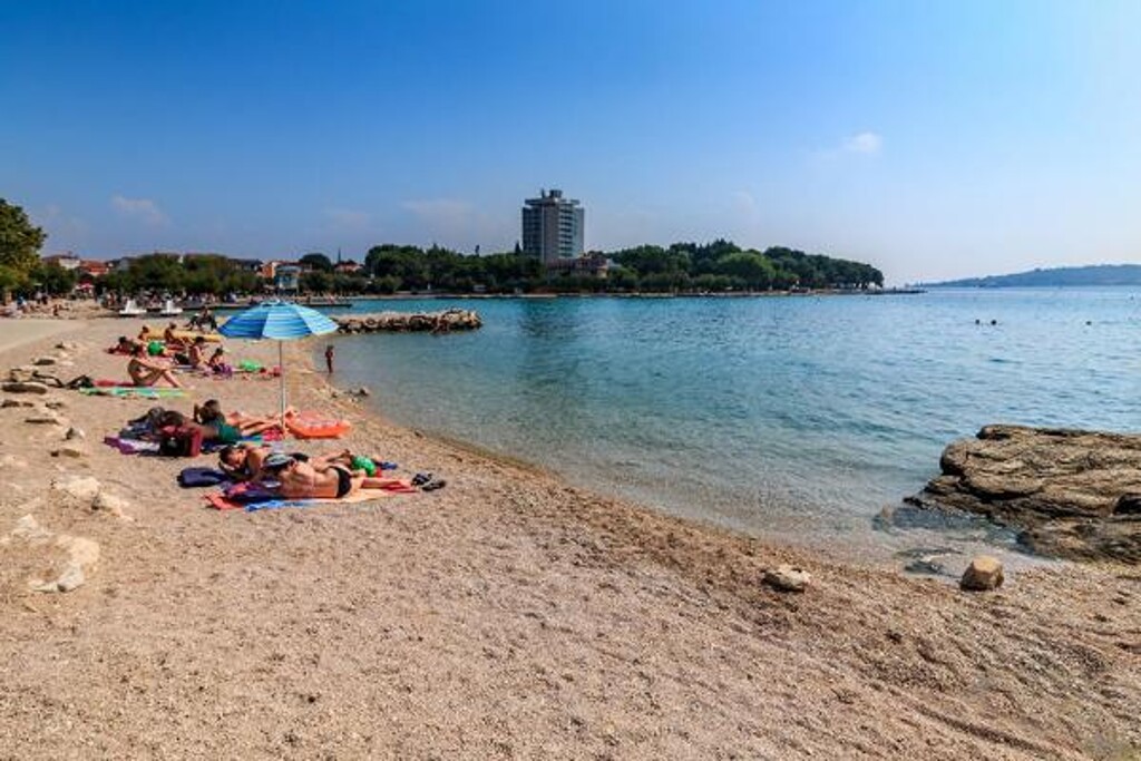 Image 3813864 - 13