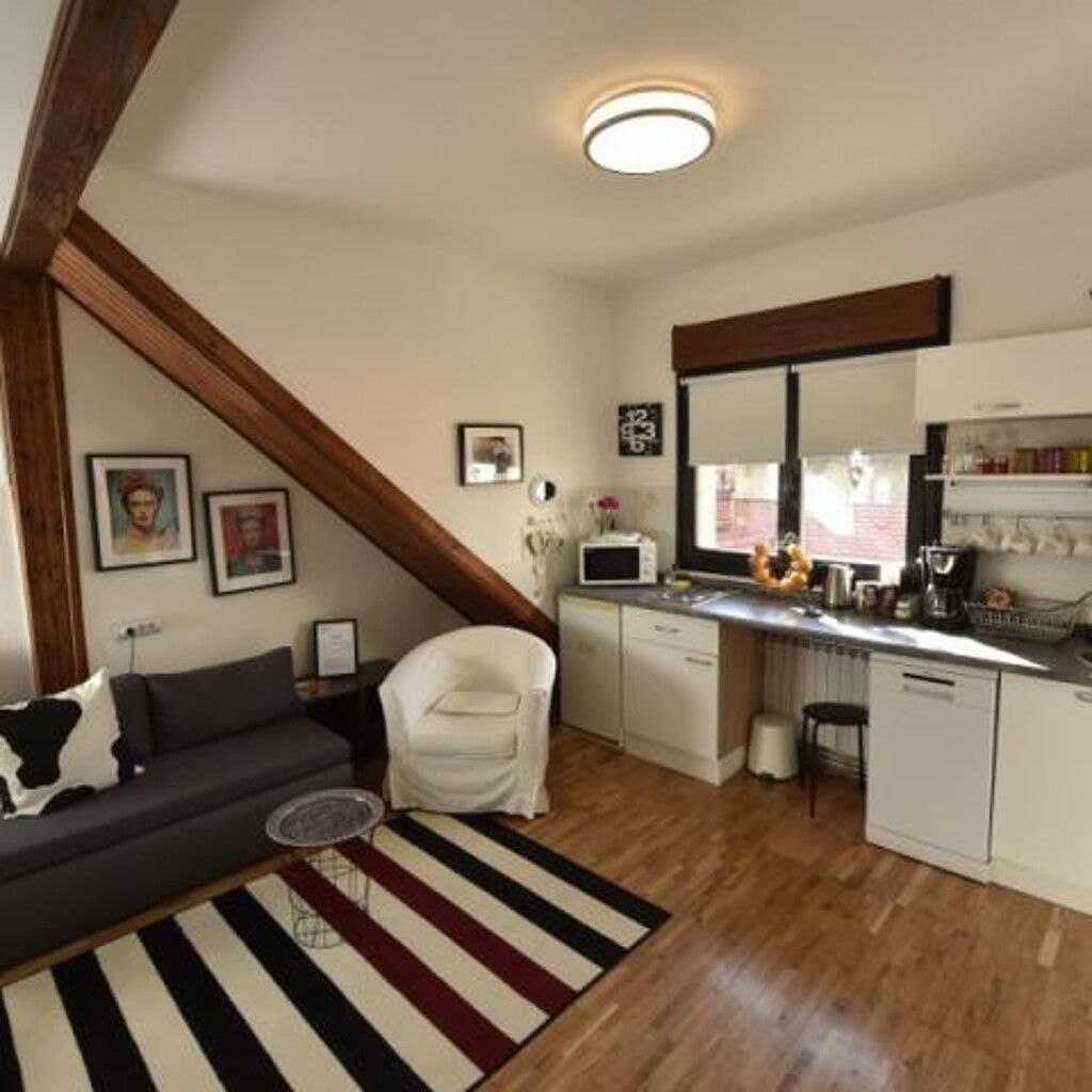 Image 3815101 - 1