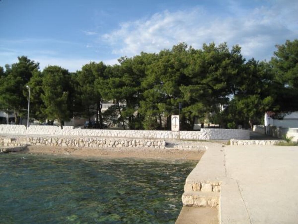 Image 3810551 - 10