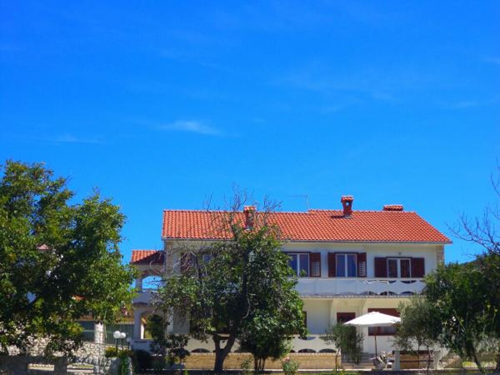 Image 3811012 - 1