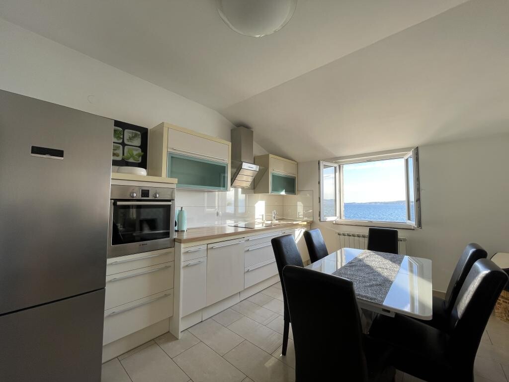 Image 3815339 - 7