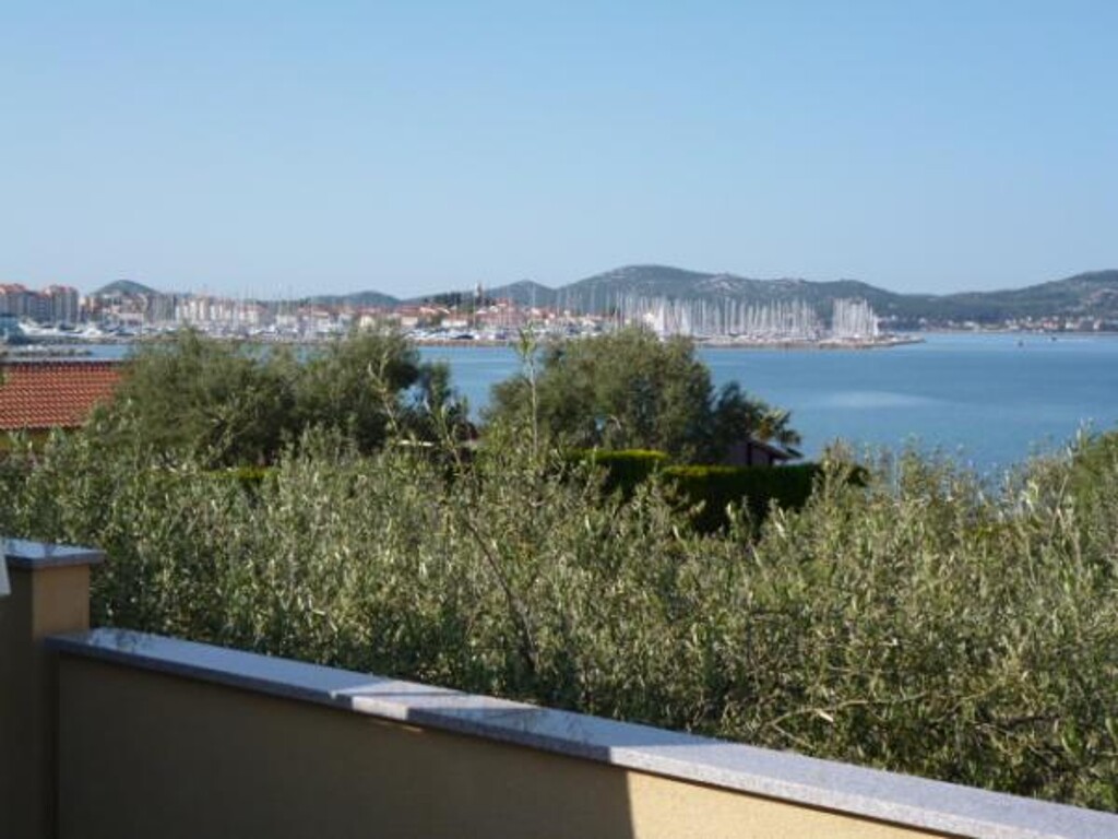 Image 3838561 - 8