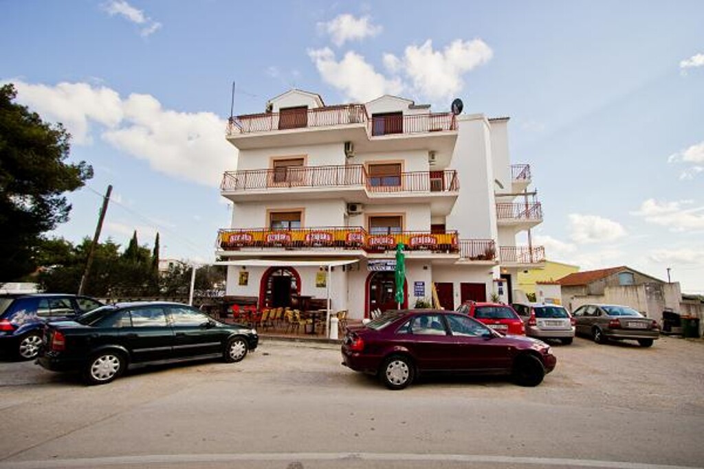 Image 3812332 - 29
