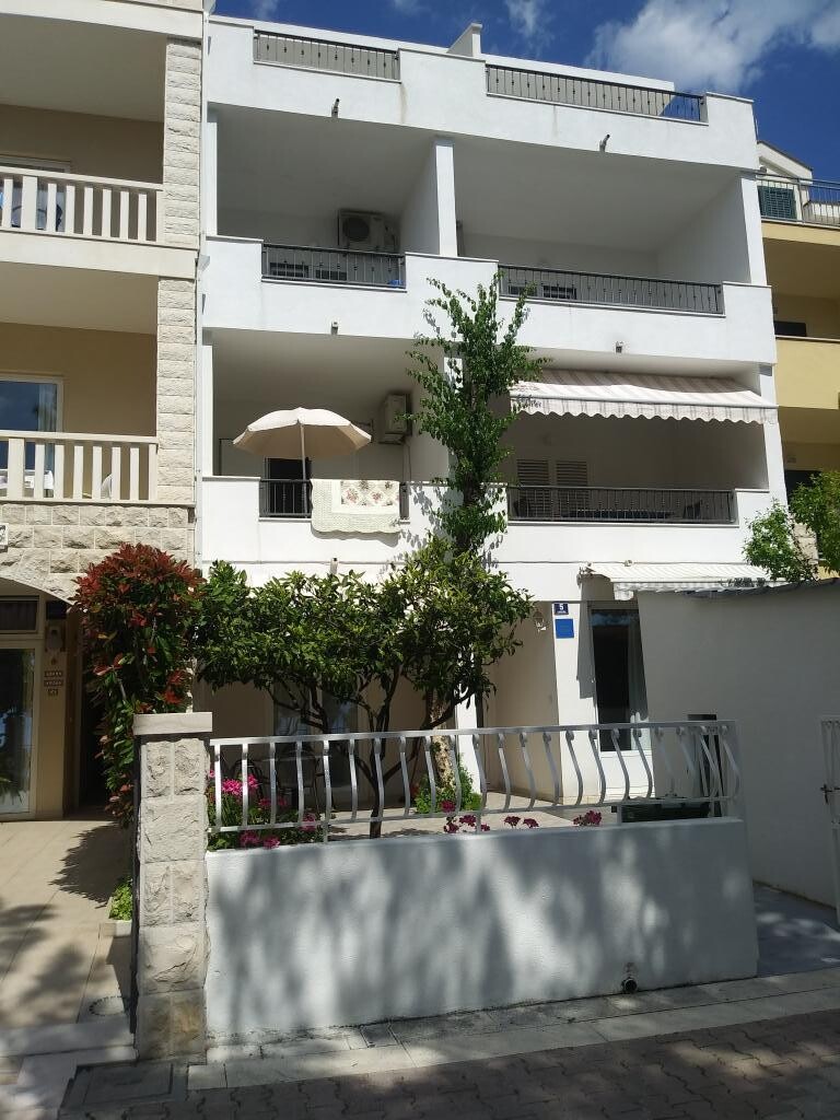 Image 3838726 - 2
