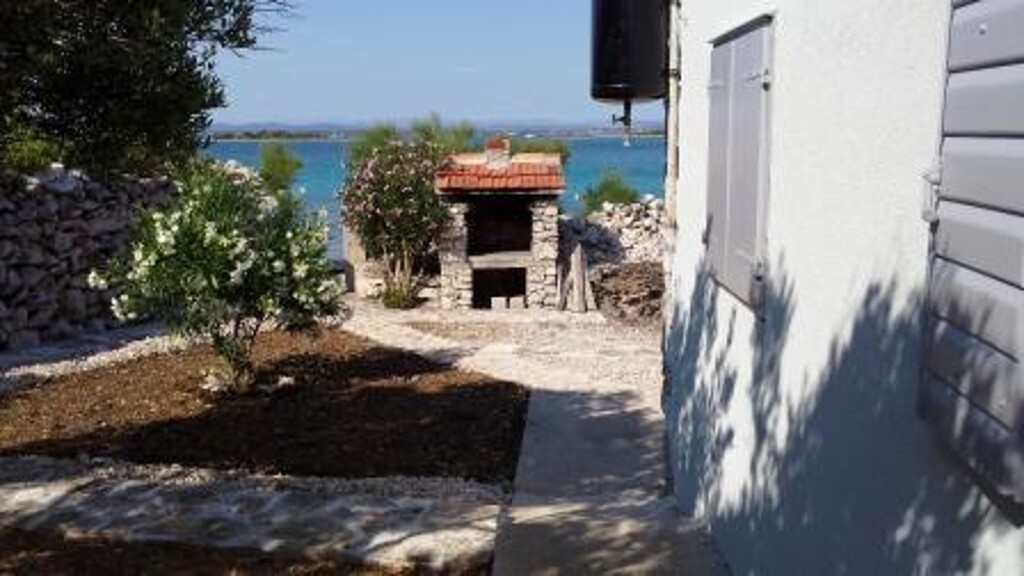 Image 3823627 - 6