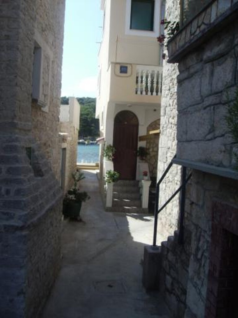 Image 3811915 - 7