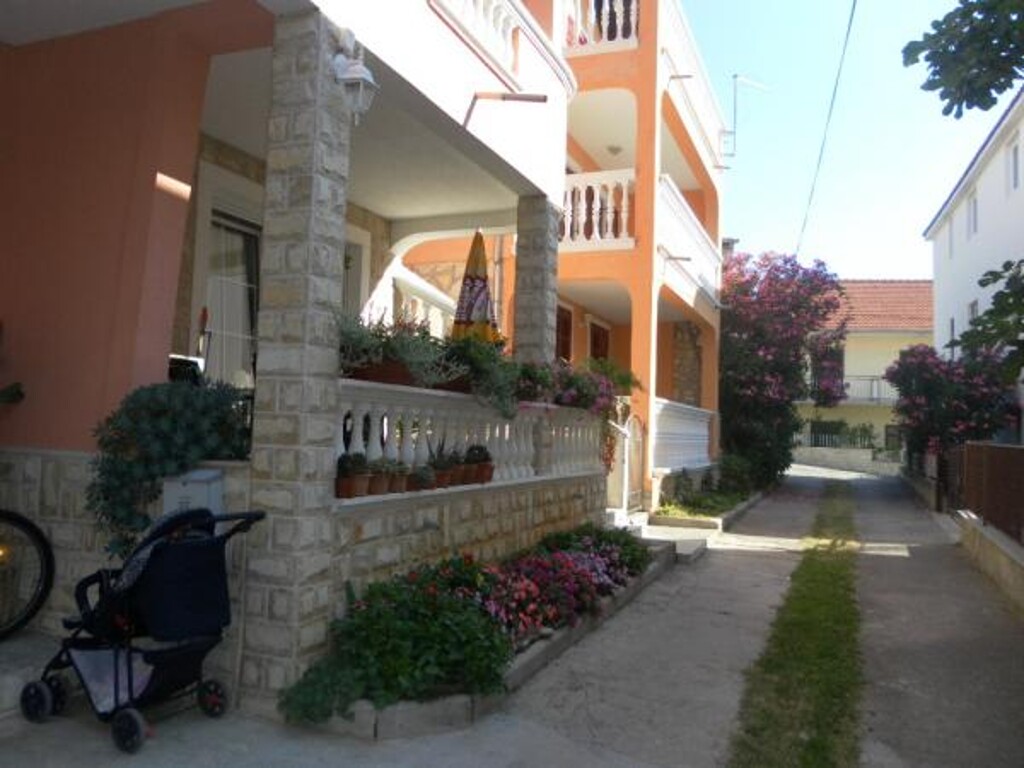 Image 3811459 - 12