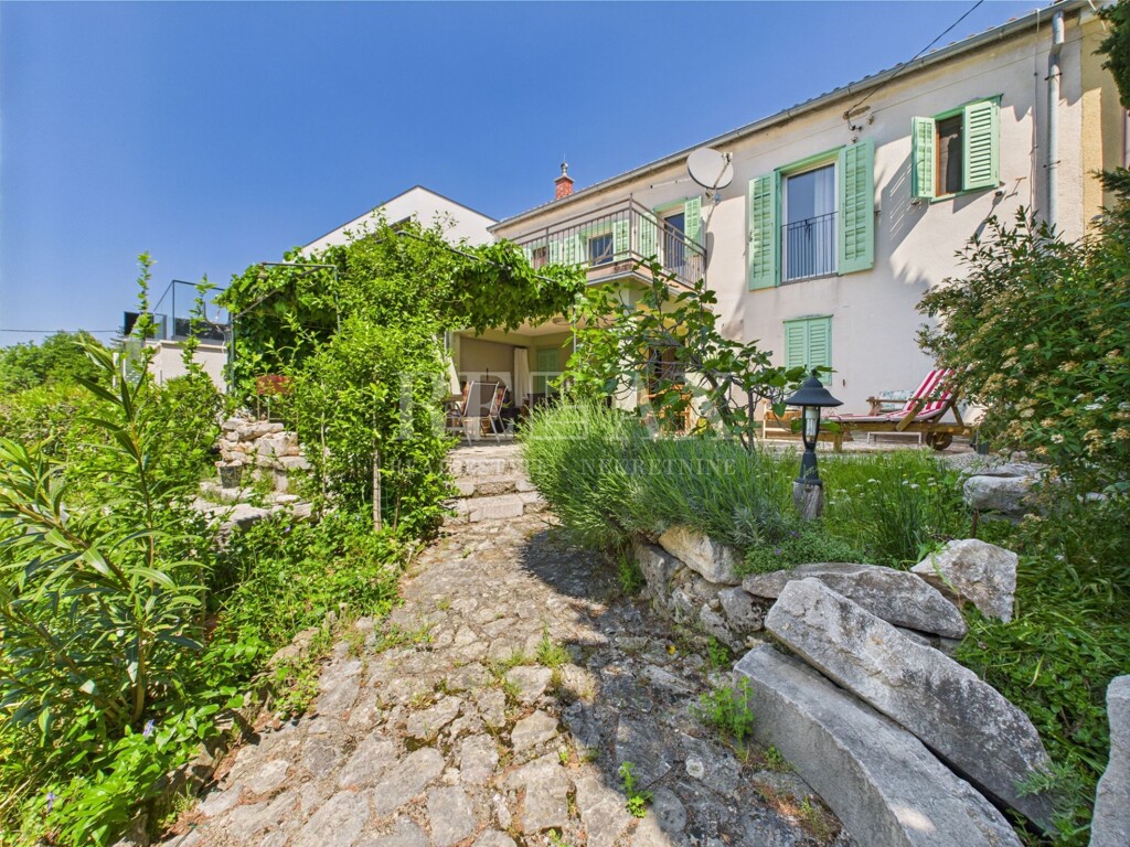 Image 6082521 - 3