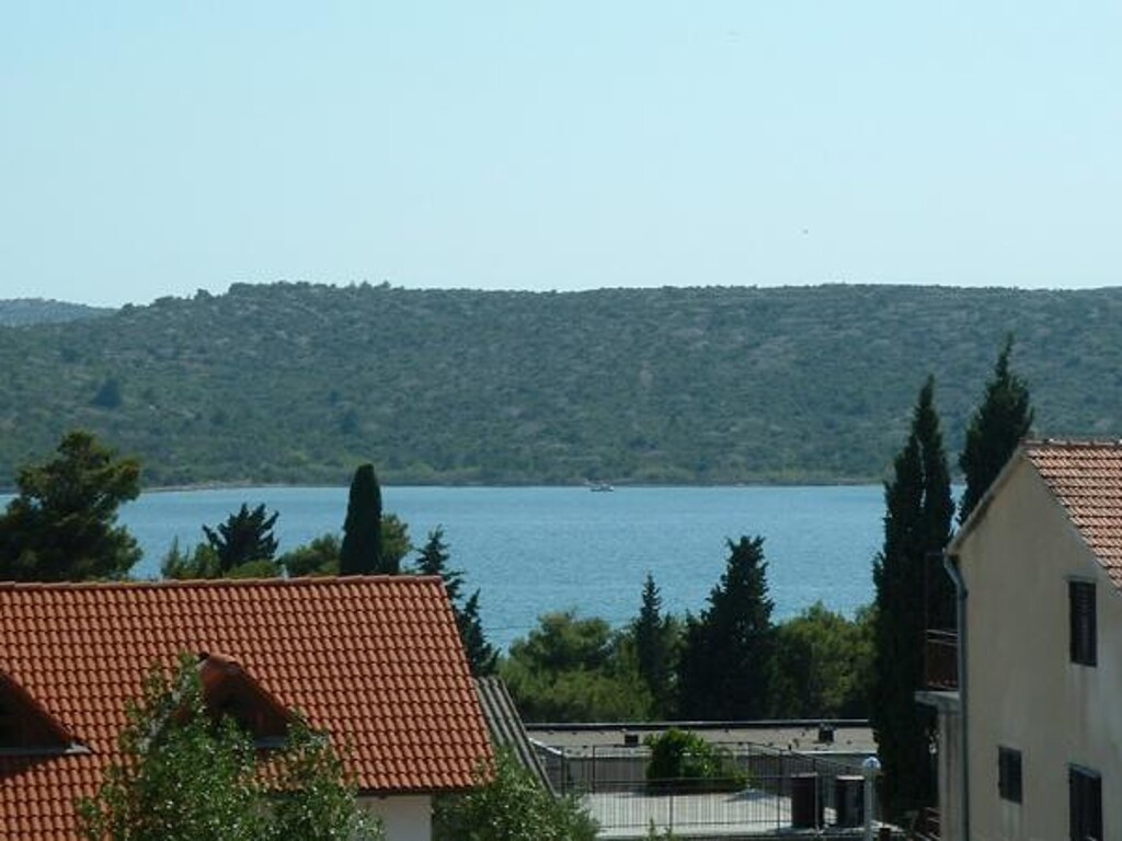 Image 3811330 - 4