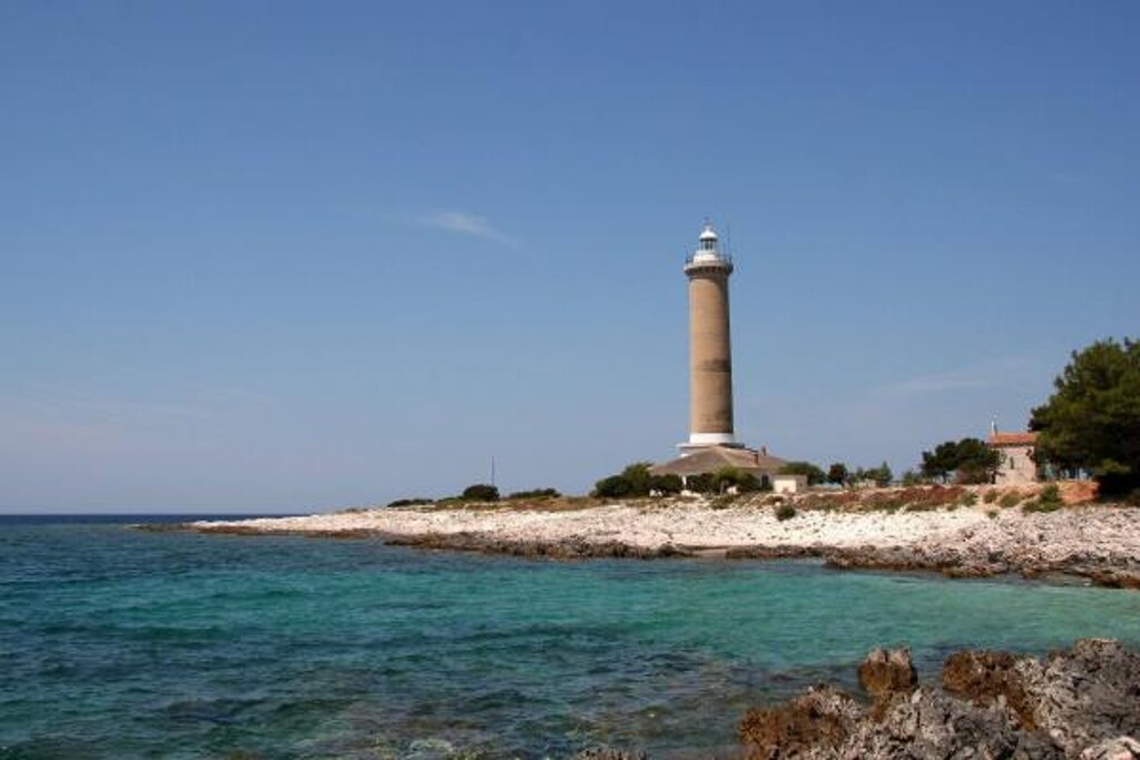 Image 3810584 - 10