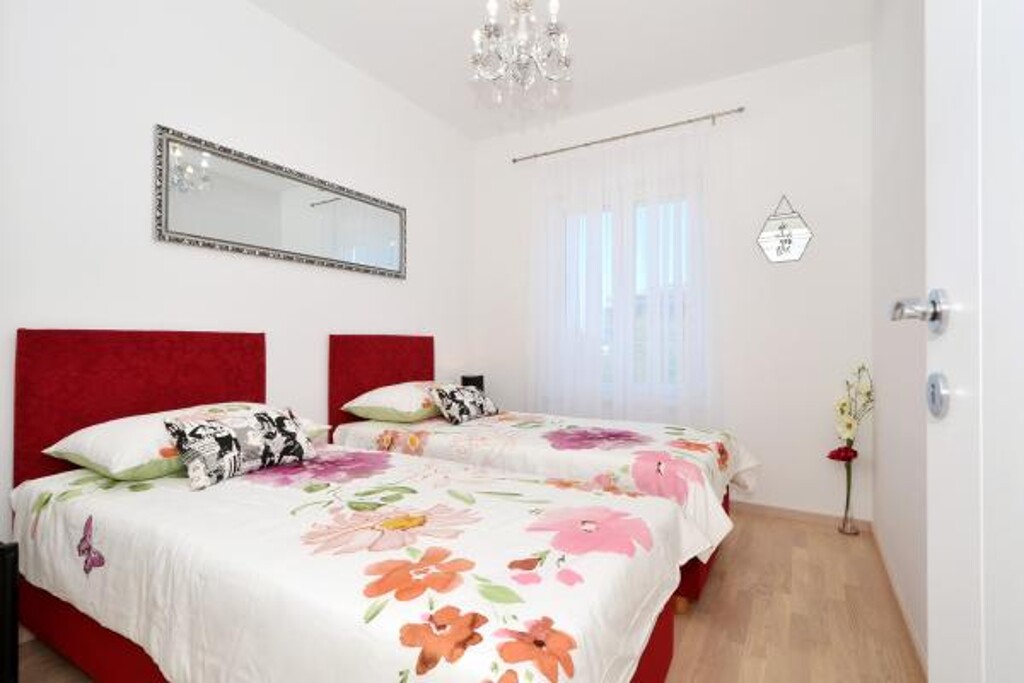 Image 3814316 - 8