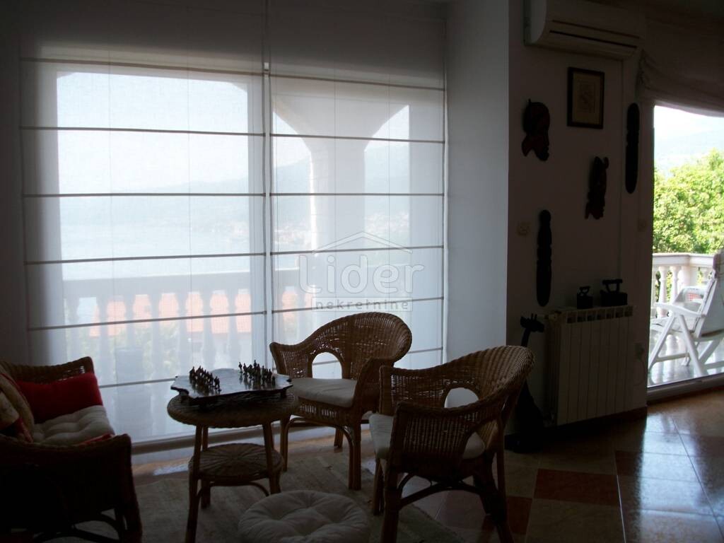 Image 1882579 - 6