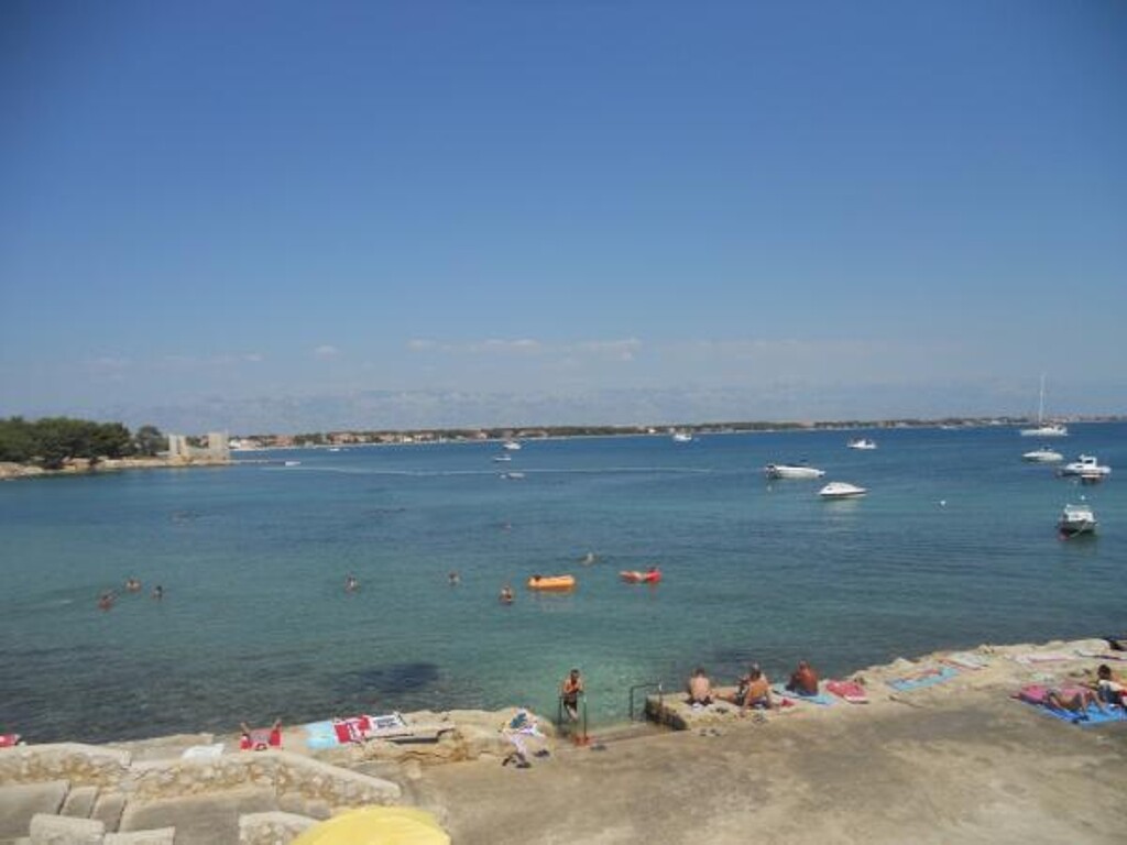Image 3811700 - 8