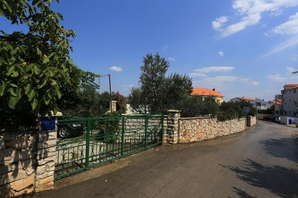 Image 3812490 - 4