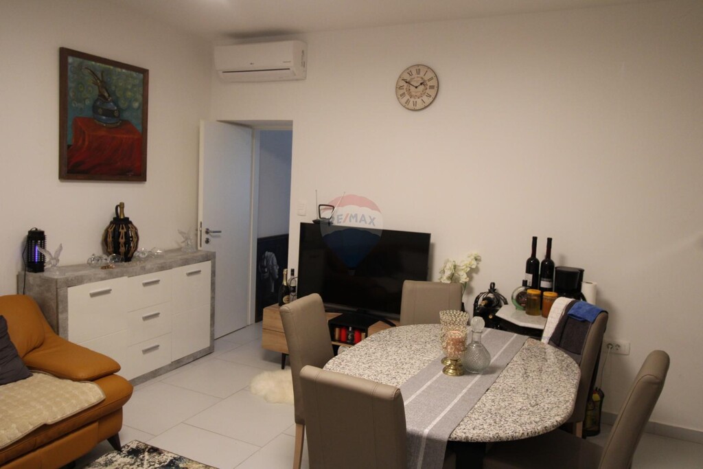 Image 5429276 - 24