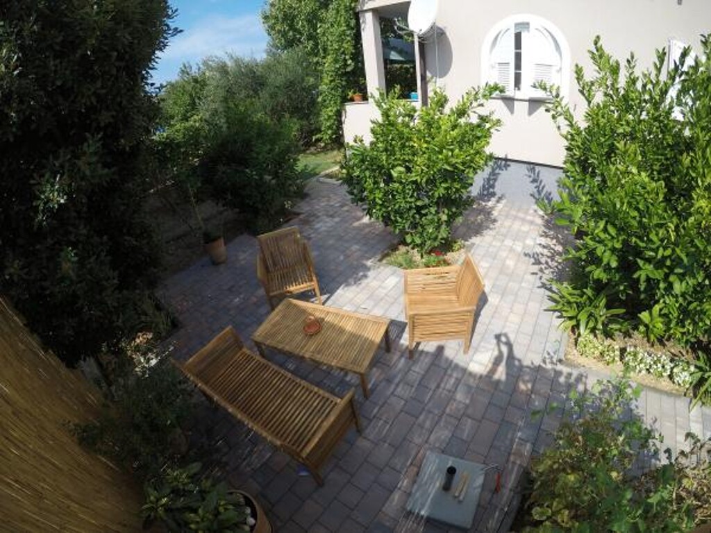Image 3810731 - 7